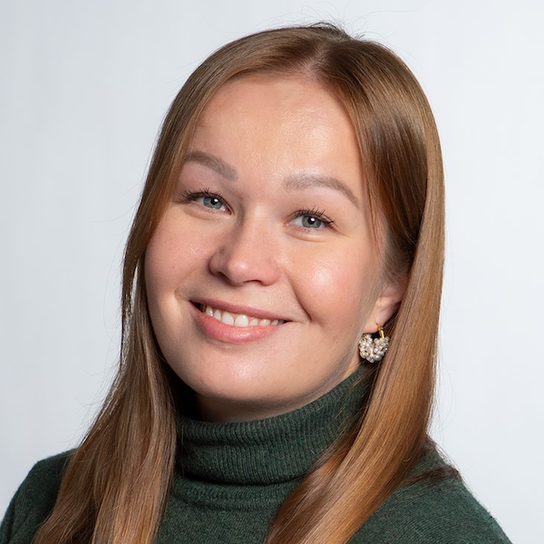 Äännekoulun puheterapeutti Eveliina Jones