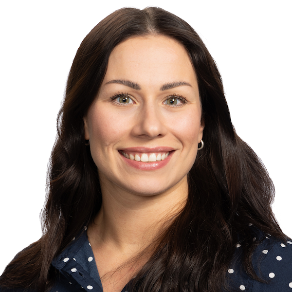 Äännekoulun puheterapeutti Julia Kiekeben